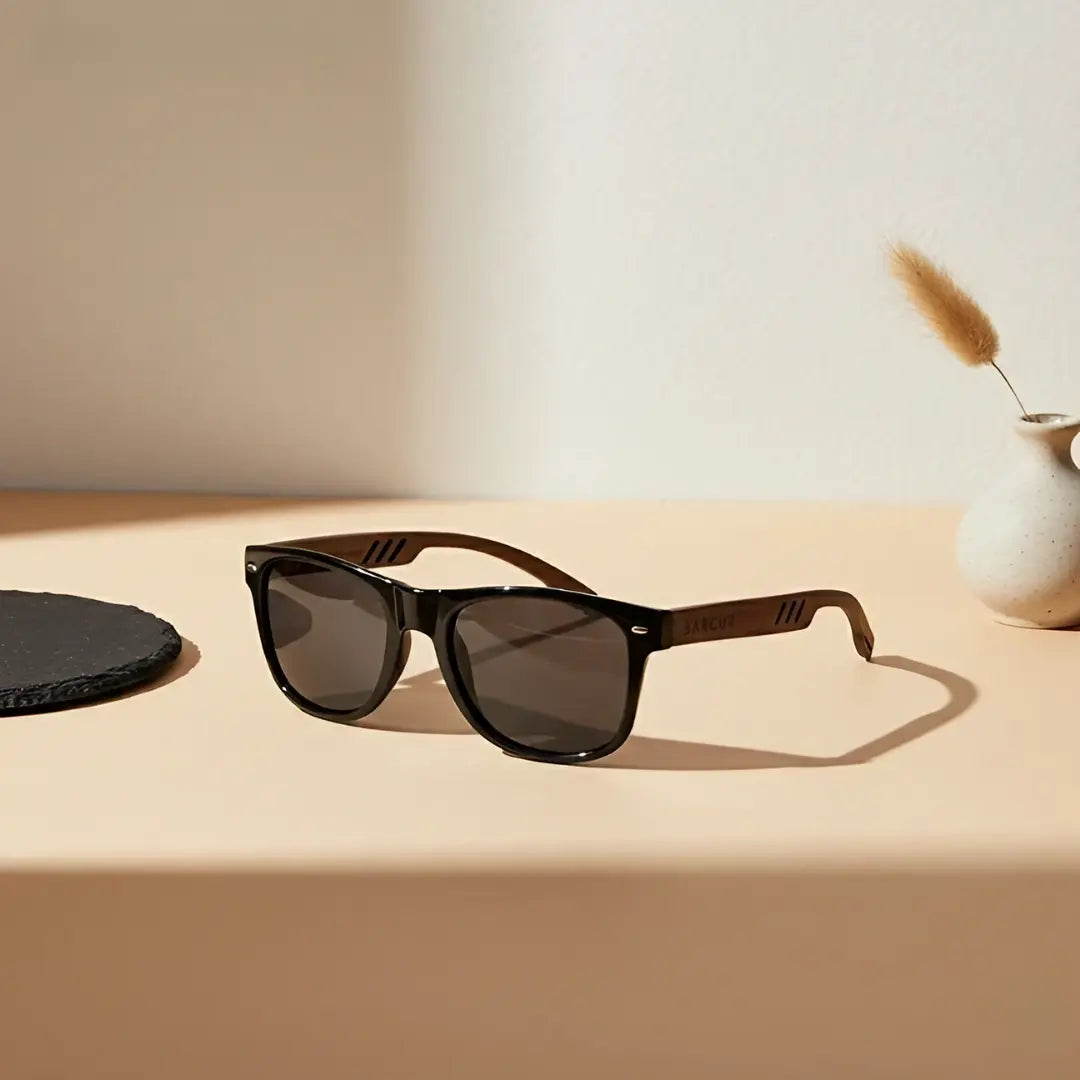 oculos-de-sol-quadrado-de-madeira-masculino-preto-polarizado-mionelle-legado-8