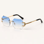 Óculos de sol feminino hexagonal sem aro Mionelle Facet Sky Blue em vista de três quartos