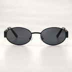 Vista frontal dos óculos de sol feminino Mionelle Selene All Black