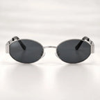 Vista frontal dos óculos de sol feminino Mionelle Selene Silver Black