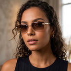 Mulher usando o Mionelle Aura Vintage Brown
