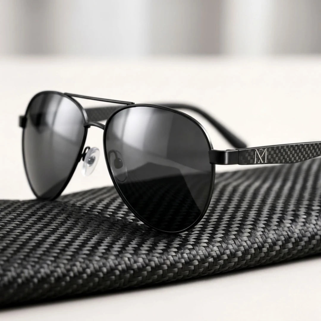 Detalhe da armação e das hastes do Mionelle Carbon All Black.