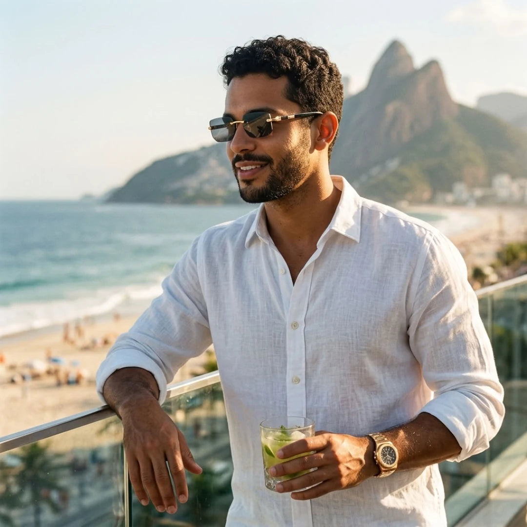 Homem com o Mionelle Vortex Preto à beira-mar