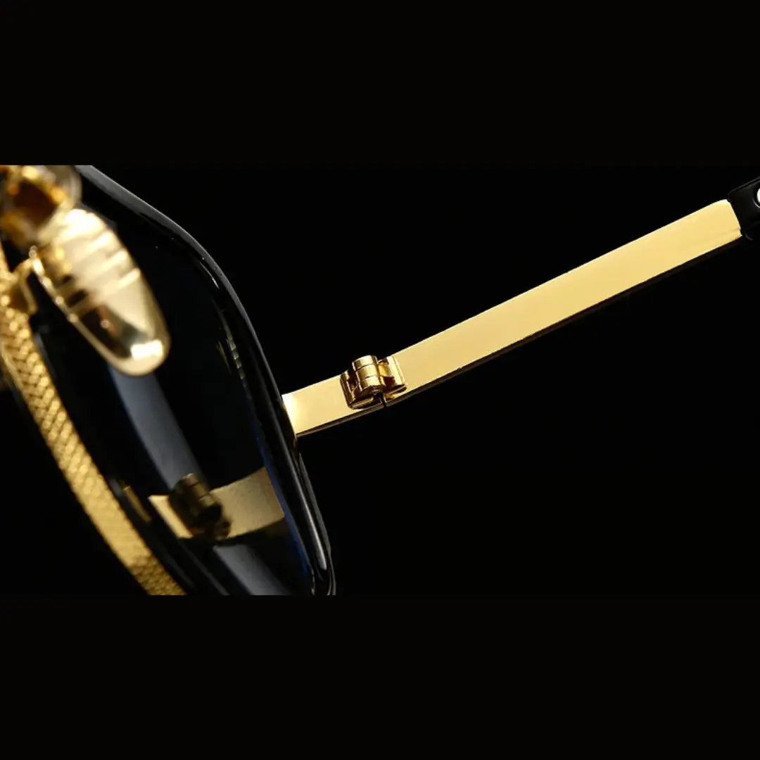 Detalhe da dobradiça do óculos de sol aviador feminino Mionelle Milano Black
