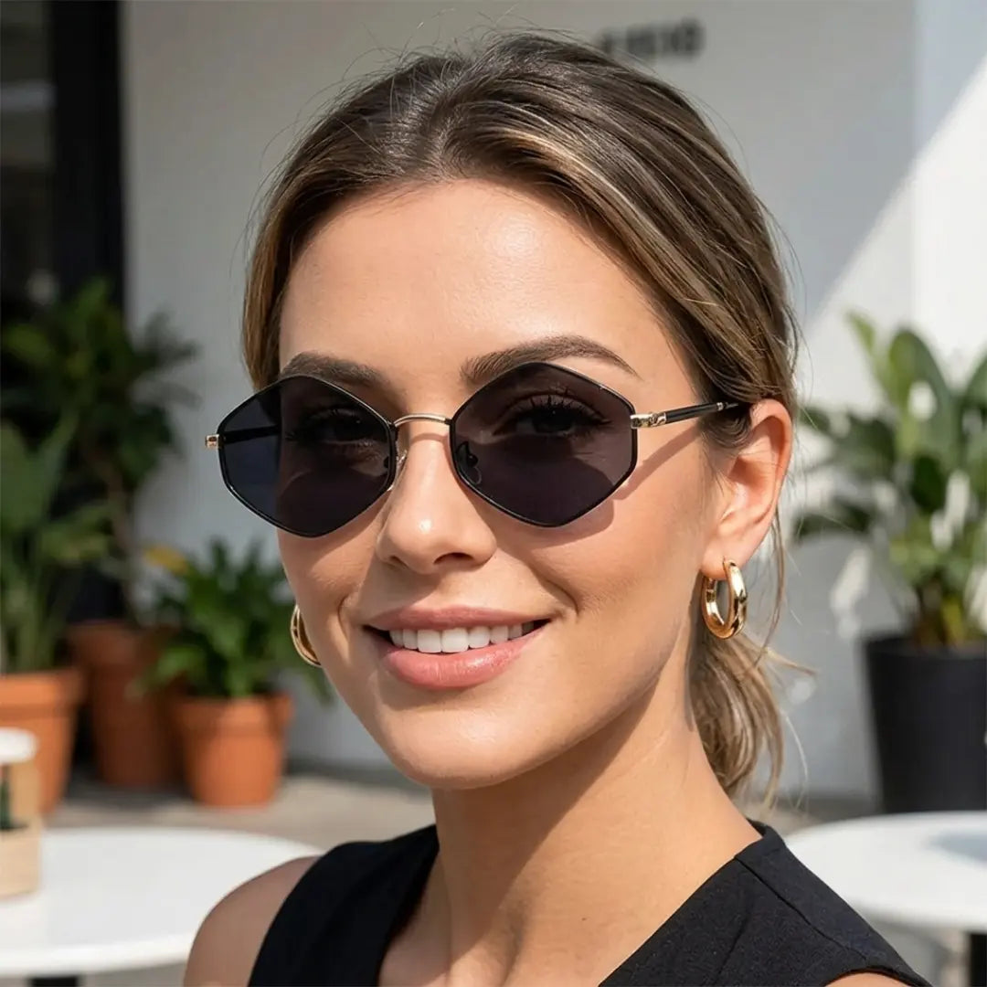 Óculos de Sol Hexagonal Feminino Retrô Mionelle Gemas Ônix