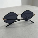 óculos de sol hexagonal feminino preto retrô frente
