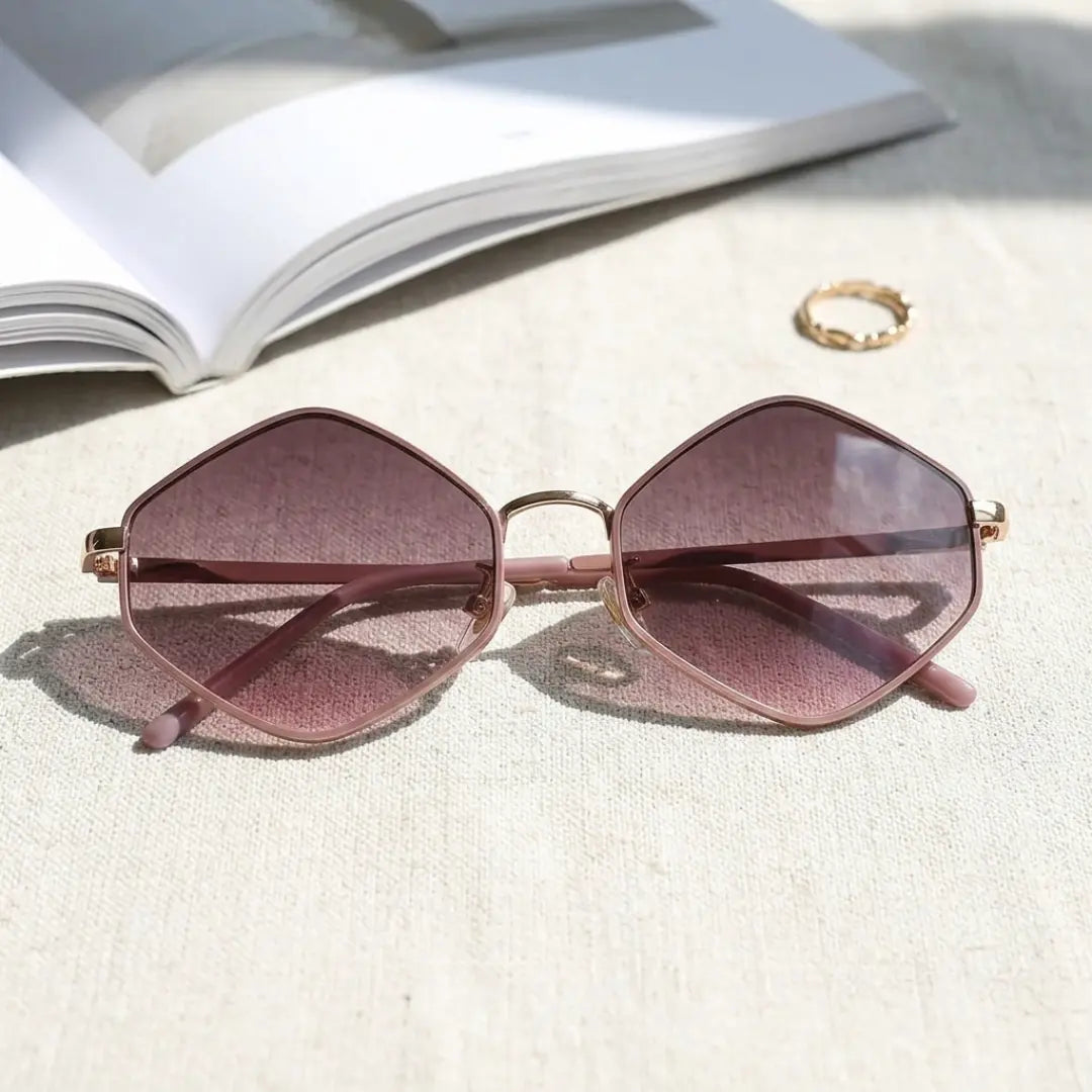 óculos de sol hexagonal feminino rosa retrô detalhe
