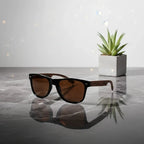 oculos-de-sol-quadrado-de-madeira-unissex-marrom-polarizado-mionelle-legado-9