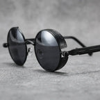 detalhe haste serrilhada óculos de sol redondo steampunk masculino preto